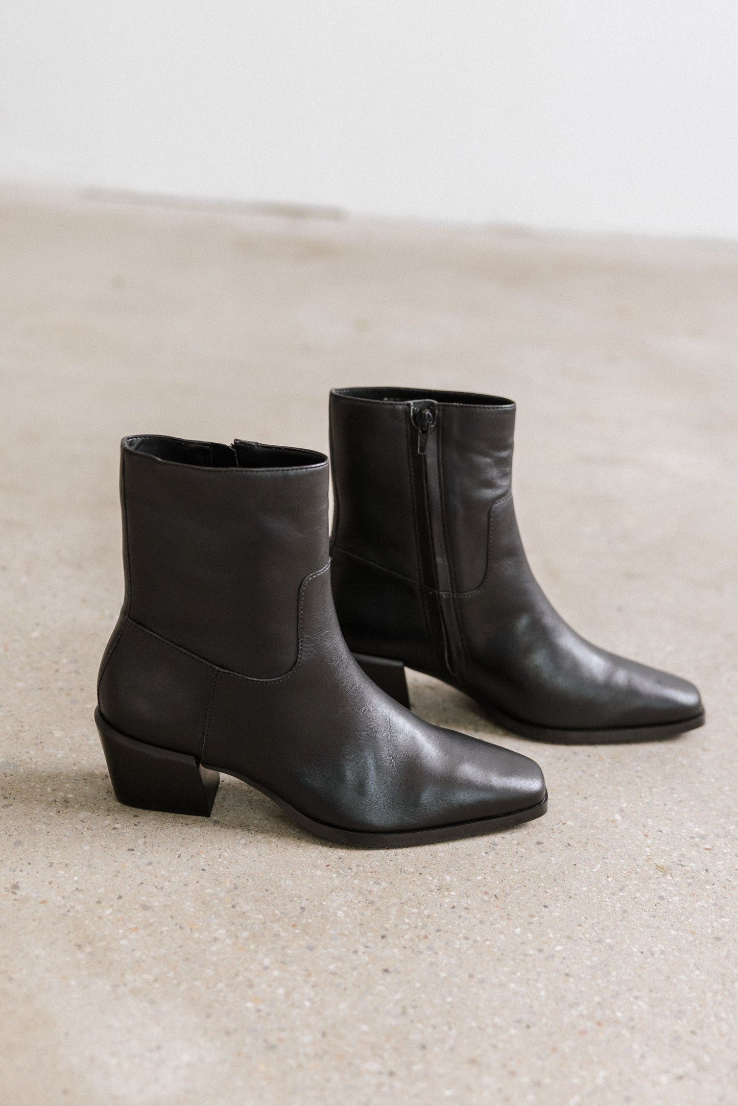 Steve Madden Daney Boots in Black Leather