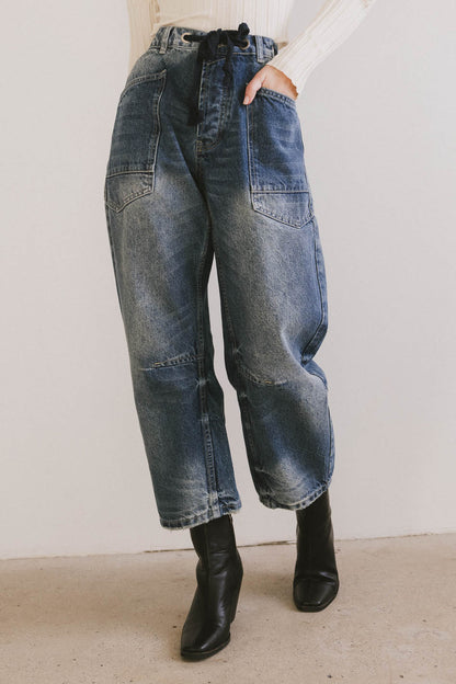 Jocelyn Barrel Jeans in Medium Wash - FINAL SALE