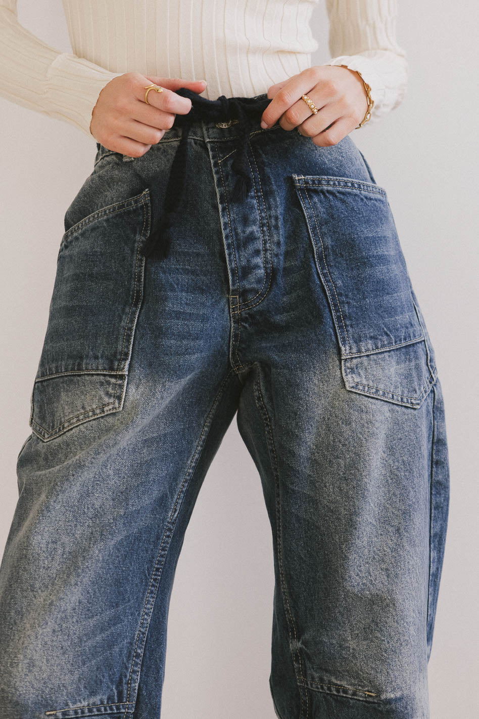 Jocelyn Barrel Jeans in Medium Wash - FINAL SALE