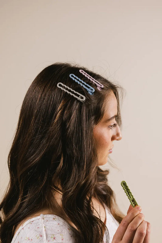 Wavy Hair Clip in Grey