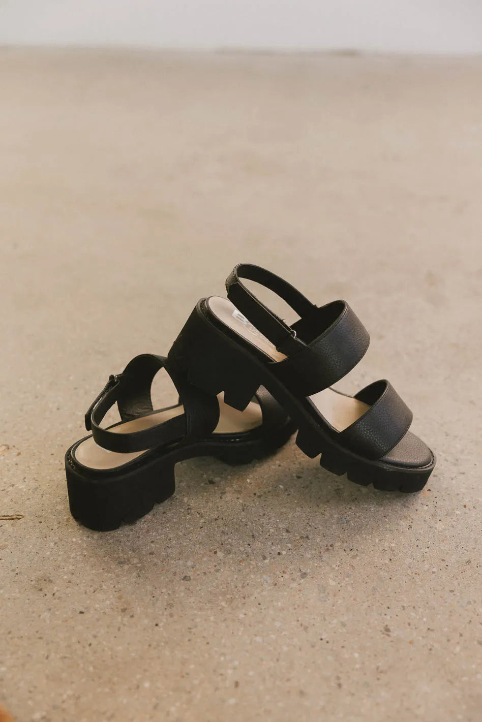 Seychelles Armitage Sandal in Black - FINAL SALE