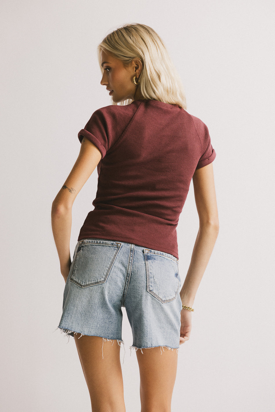 Kammie Ribbed Basic Tee in Maroon - FINAL SALE