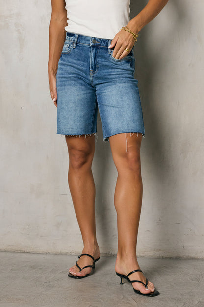 Rebecca Bermuda Shorts in Medium Wash
