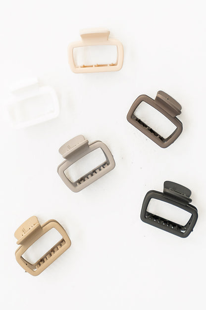 Tati Cutout Claw Clip in Black
