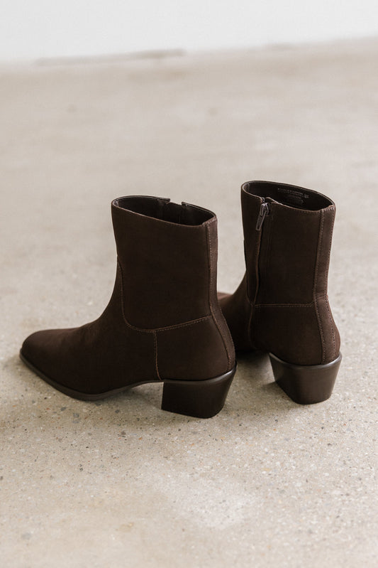 Steve Madden Daney Boots in Brown Suede