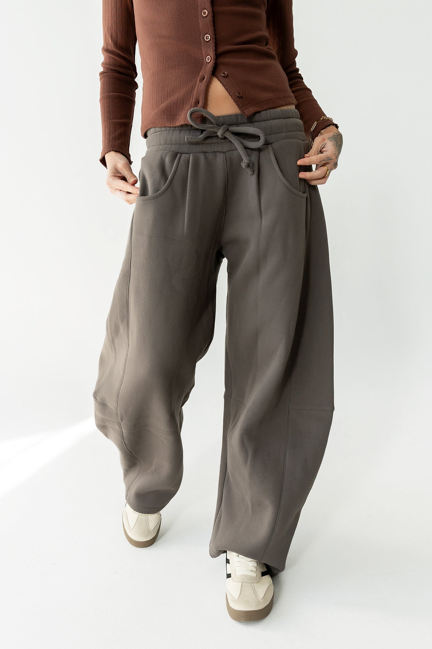 Maribel Barrel Sweatpants in Charcoal