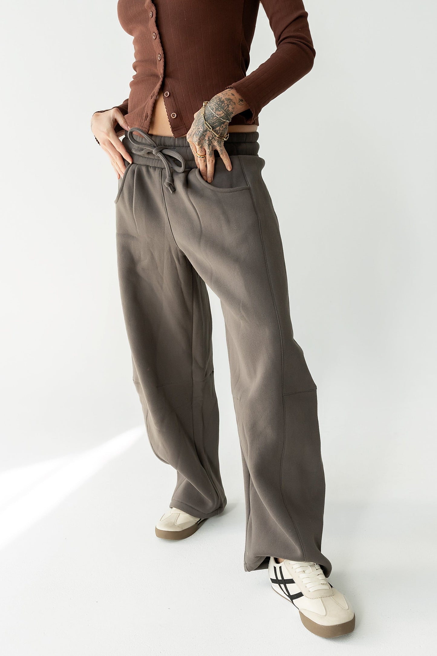 Maribel Barrel Sweatpants in Charcoal