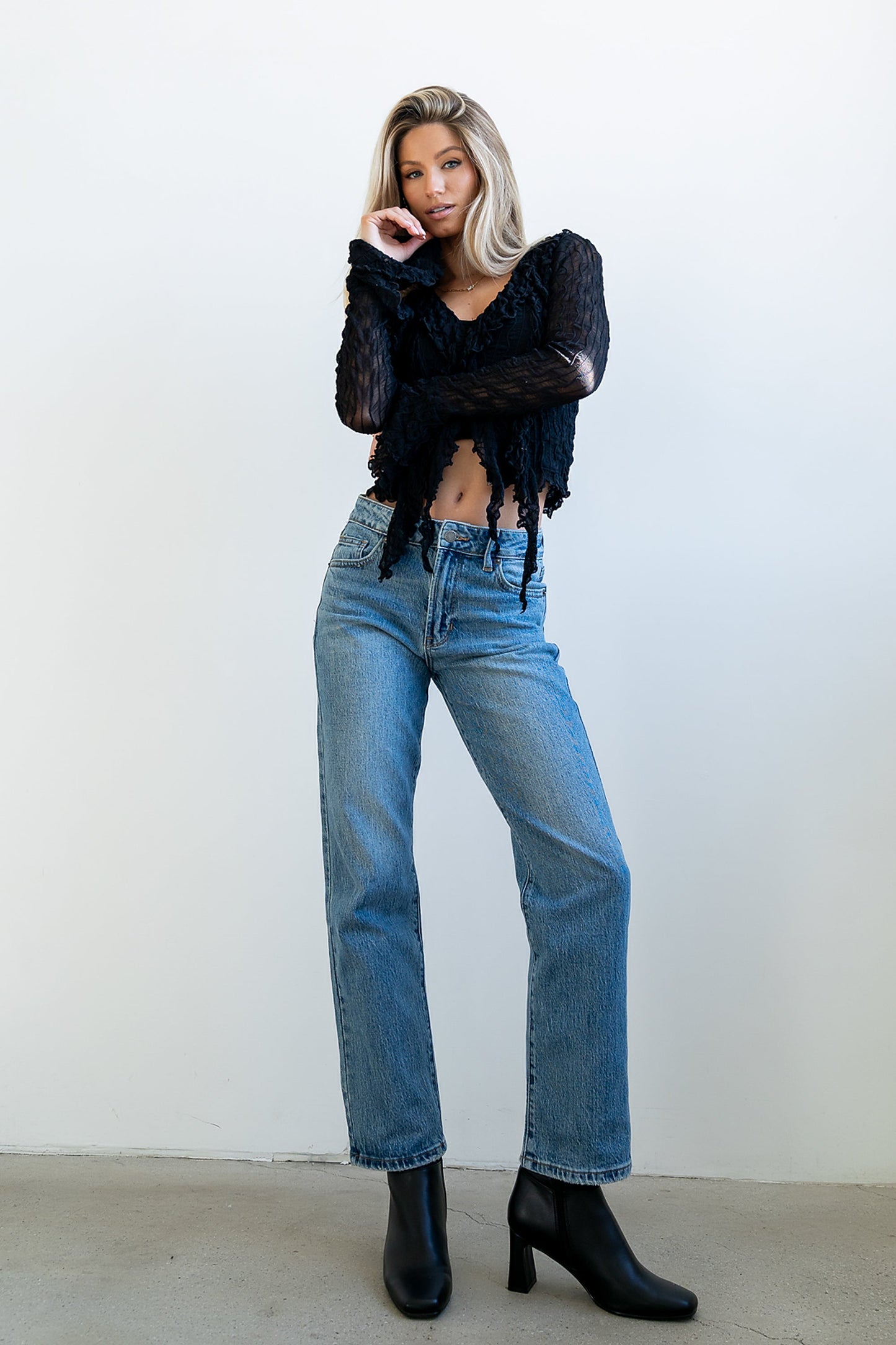 Reya Straight Leg Jeans in Medium Wash
