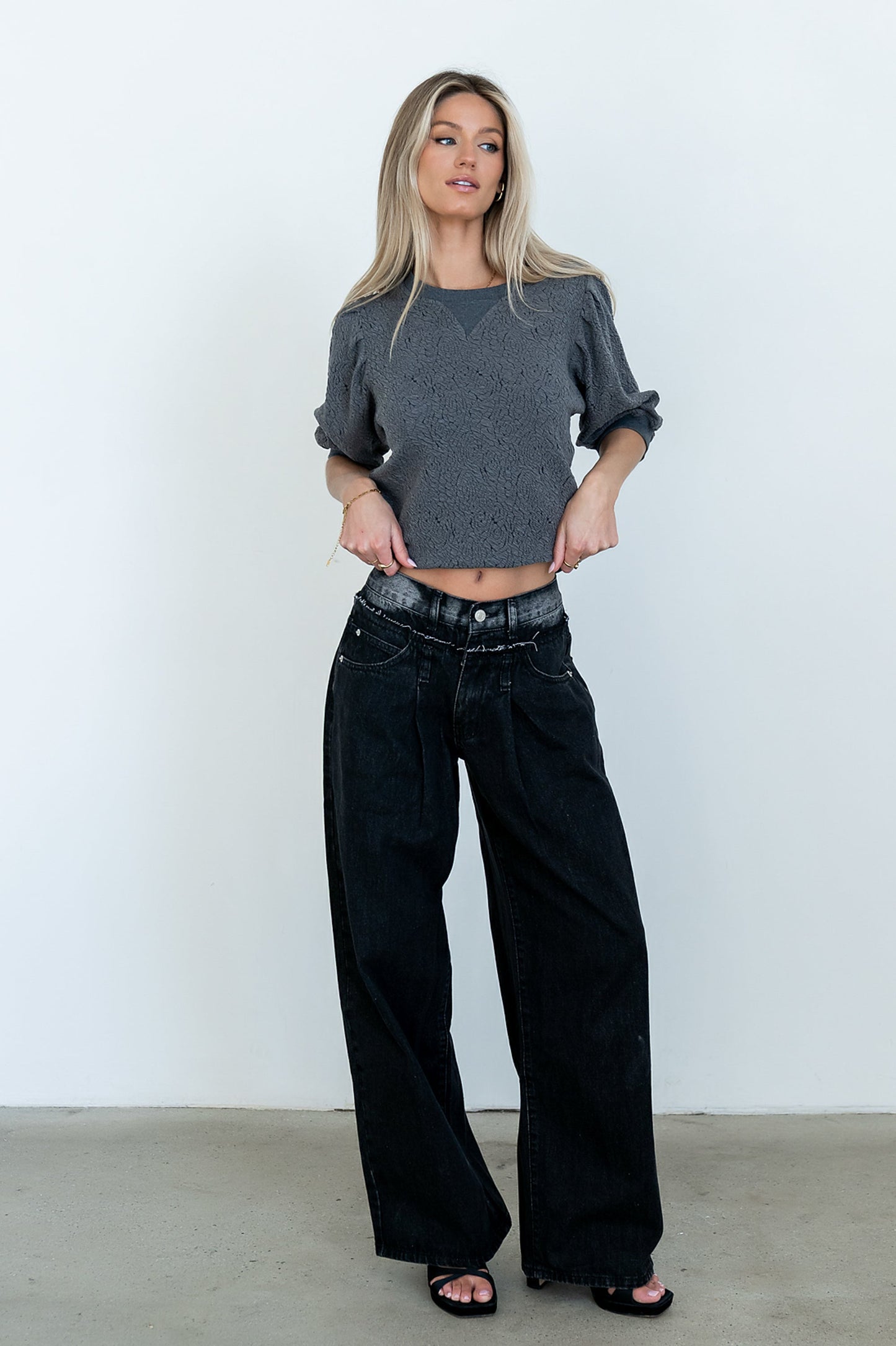 Marrel Textured Top in Charcoal