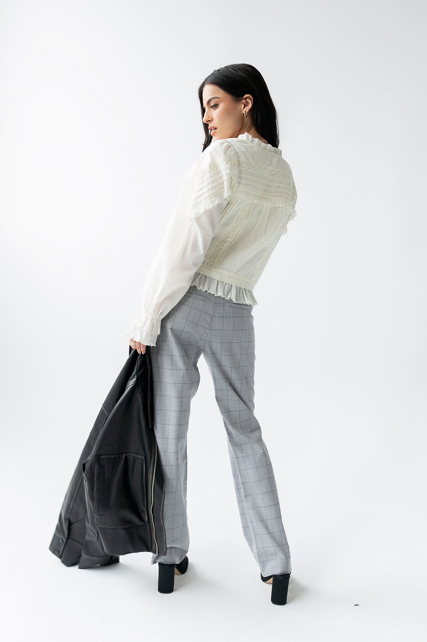 Willow Slim Straight Trouser in Grey