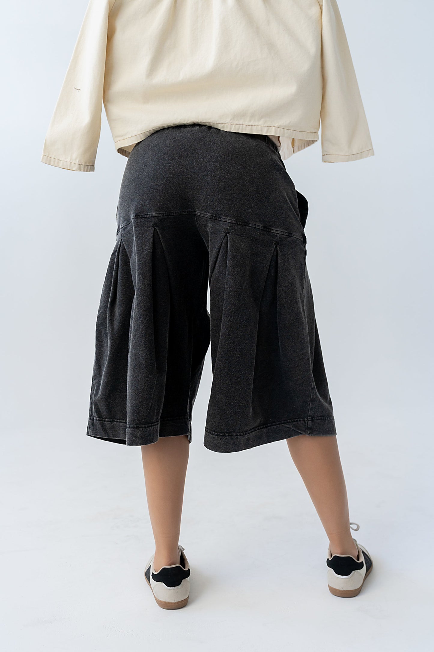 Micha Pleated Shorts in Black