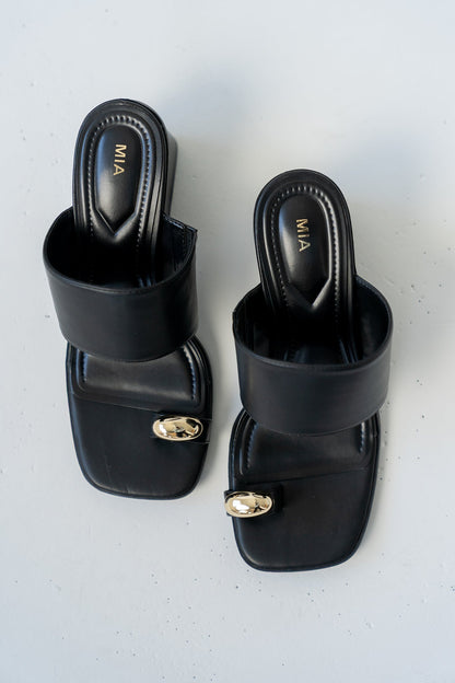 Fawn Block Heel in Black