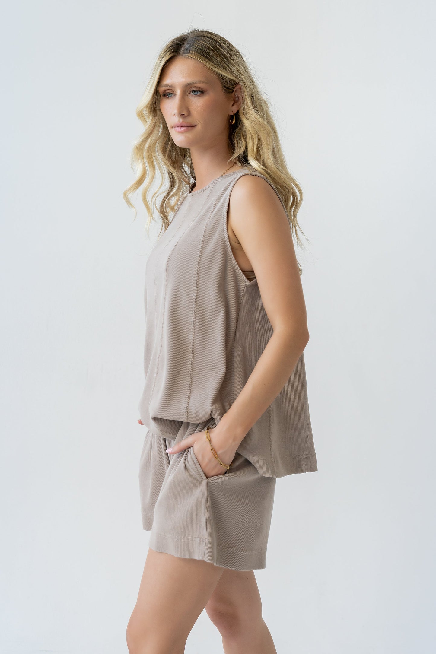 Kaytee Ribbed Shorts in Taupe