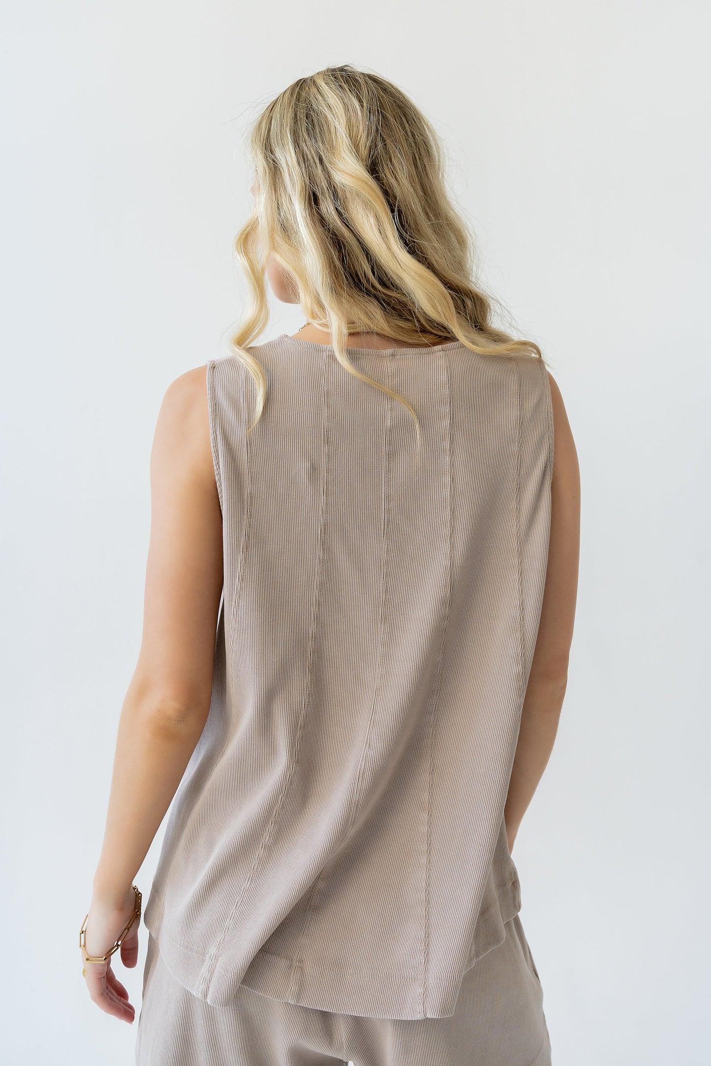 Kaytee Ribbed Top in Taupe