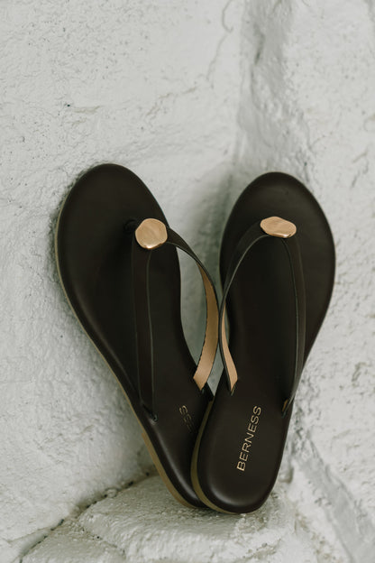 Kellen Thong Sandal in Black
