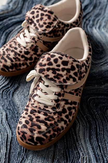 Steve Madden Madrid Sneaker in Bone